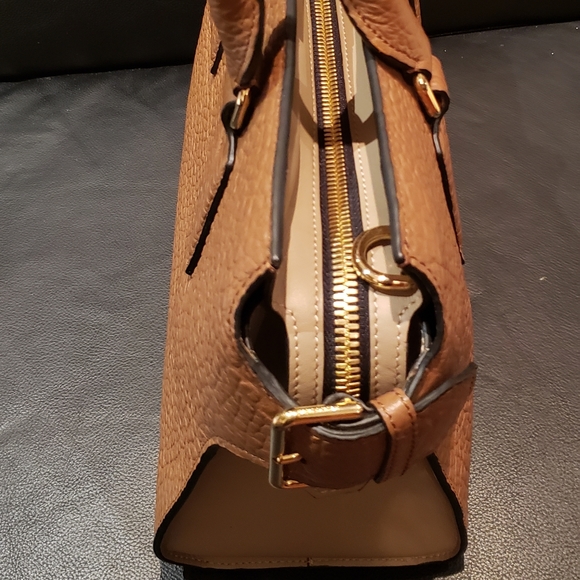 Burberry Medium Clifton Bag - Picture 4 of 8